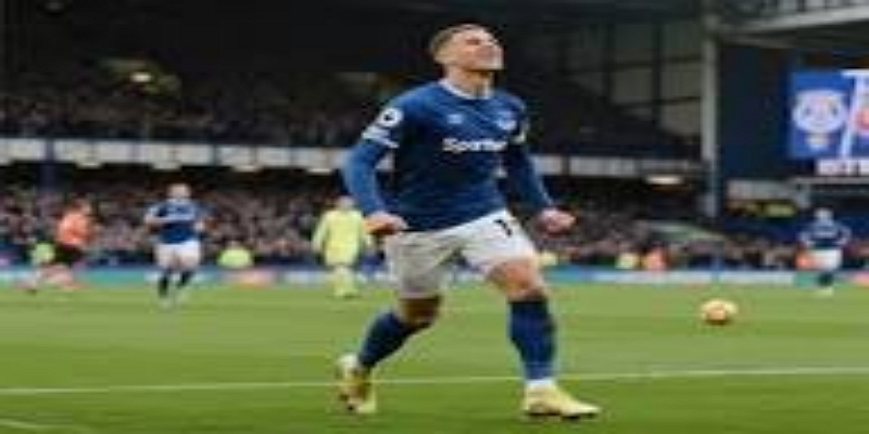 欧冠阴影：安菲尔德“幽灵进球”的永恒争议-爱体育