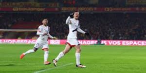 球员评分与表现：内维斯和登贝莱成为比赛关键 -爱体育